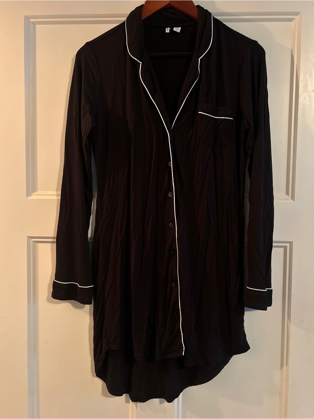 Nordstrom Black Button-Front Long-Sleeve Sleep Shirt with White Piping